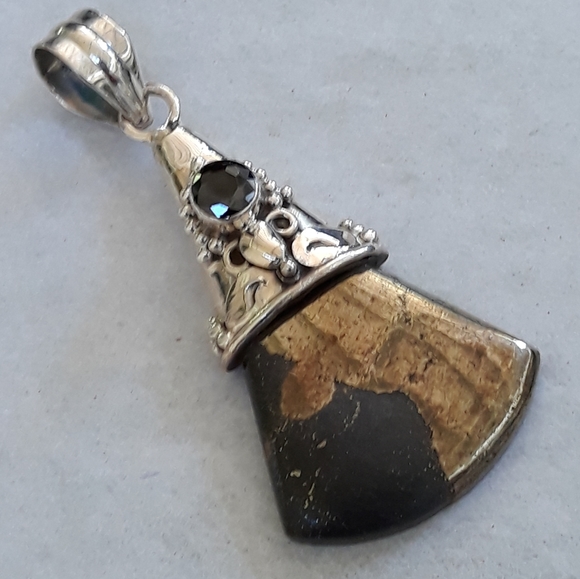 Healer's Gold & Black Onyx Sterling Silver Pendant - Picture 5 of 5